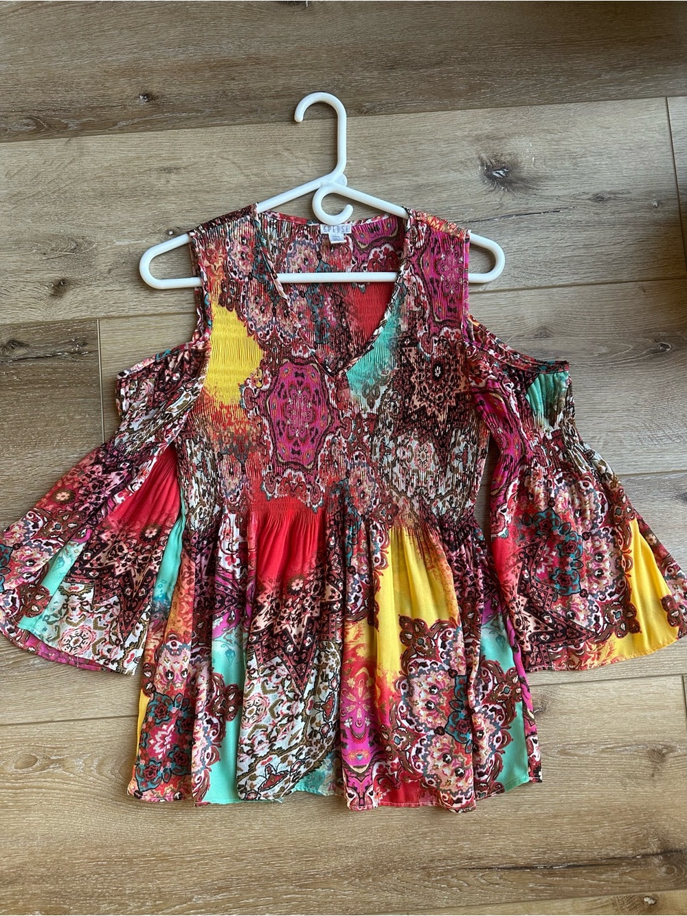 Spense Vintage 90s Multicolor Cold-Shoulder V-Neck Boho Blouse